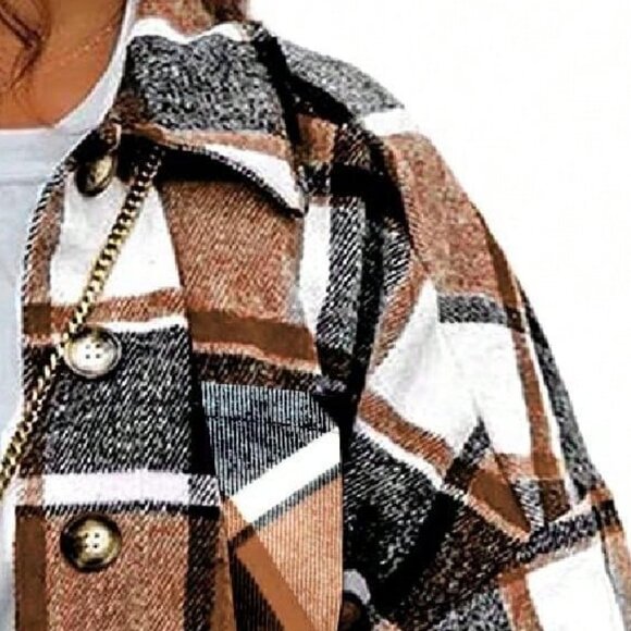 Elegant Women's Cropped Plaid Shacket Flannel Long Sleeve Button Down Jacket - Picture 3 of 5